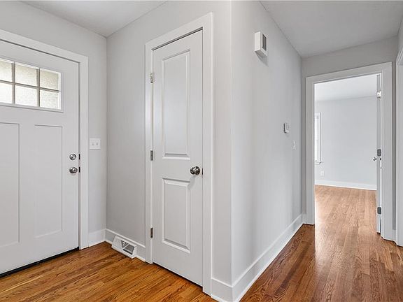 3rd image of 9303 Park St