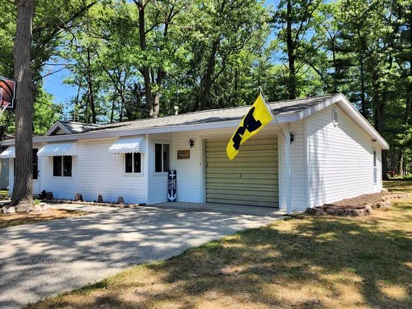 132 Maple Bluff Ave, Prudenville, MI 48651
