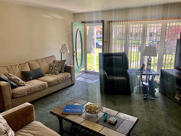 4th image of 313 Greenleaf Dr
