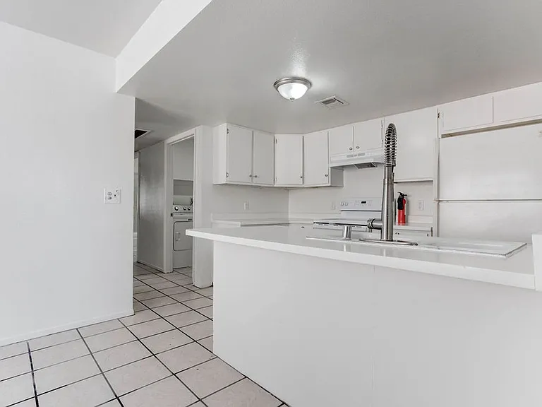 4269 Stewart Ave — Photo 6