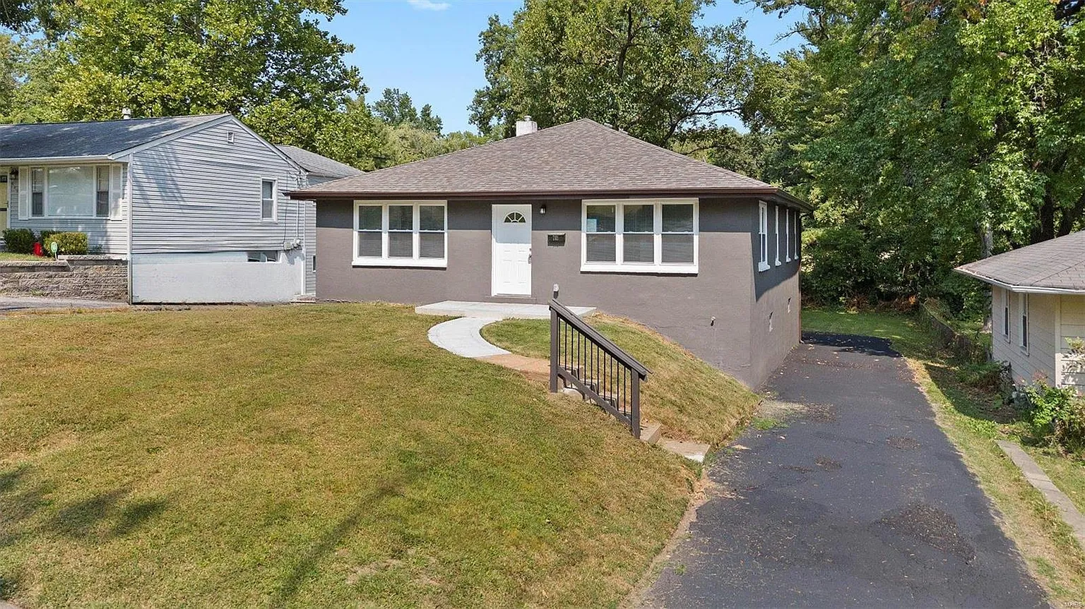 701 Robert Ave photo 1