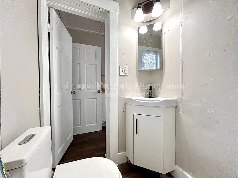 1768 Elwood St — Photo 8