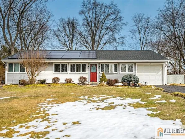 26 Winant Rd, Kendall Park, NJ 08824