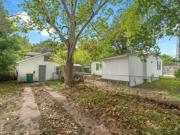 404 N 7th St, Baytown, TX 77520