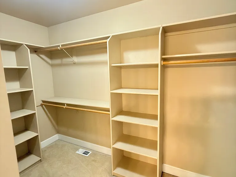 15913 Bridgeview Dr — Photo 16