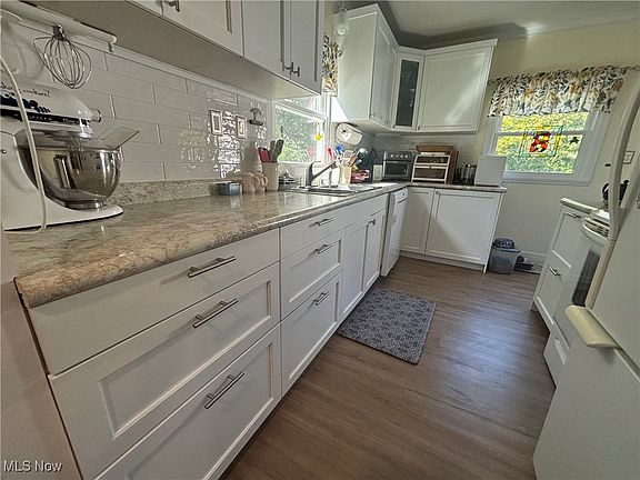 5th image of 8249 Center St