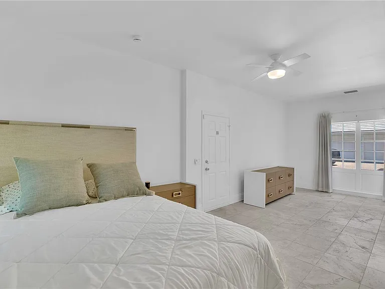 1916 Ocean Dr — Photo 27