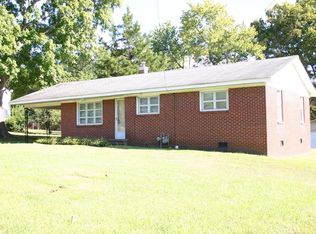 671 Cox Creek Pkwy, Florence, AL 35630