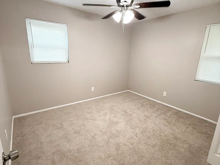 207 Custer Cir — Photo 13
