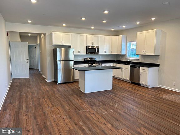 2nd image of 138 W 5th St #4