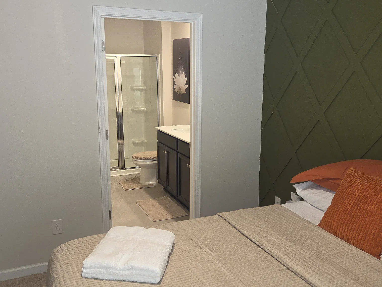 4 bed, $2,200 — Photo 4