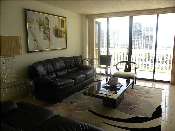 3rd image of 1000 Island Blvd APT 1506