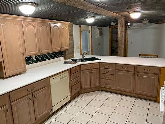 3rd image of 122 1/2 N Sheridan Ave