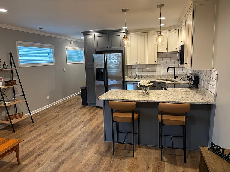 423 E Brandeis Ave — Photo 5
