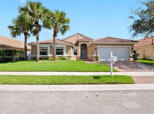 19065 SW 7th St, Hollywood, FL 33029