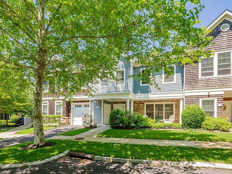 28 Andrew Ct — Photo 4