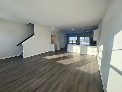 4th image of 156 Heyford Dr