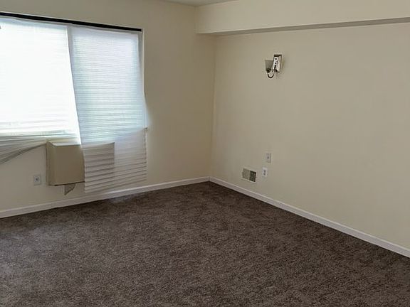 4th image of 18 Richmond Ct #1