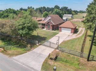 1935 S Cherry St, Tomball, TX 77375