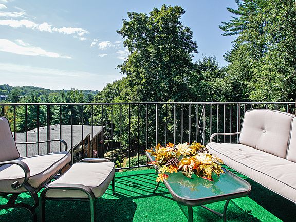 4th image of 26 Fieldstone Dr APT 8C