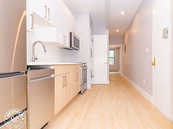 2nd image of 814 Macon St #9E