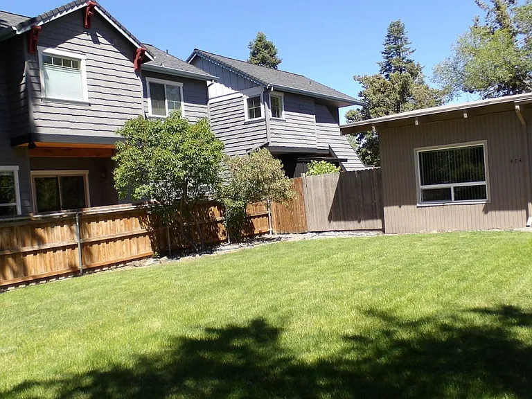 440 — Photo 2