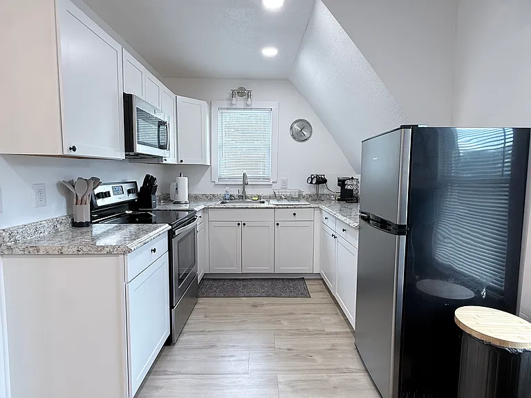 2131 1/2 King Ave #A — Photo 8