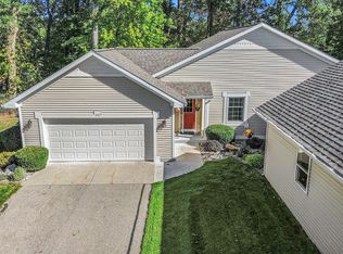 327 Timber Creek Cir NW, Comstock Park, MI 49321