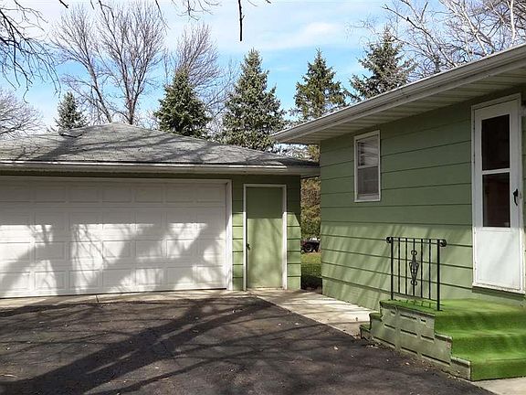 2nd image of 1524 Le Sueur Ave
