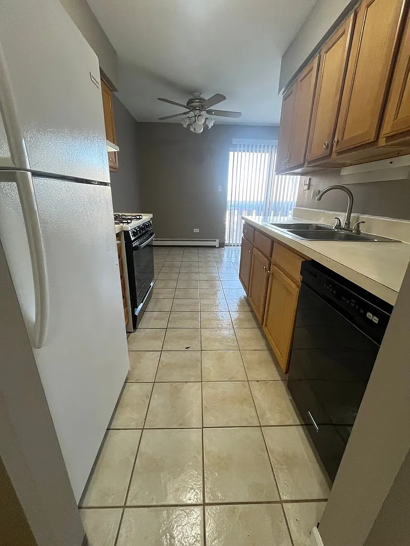 Building Photo - 111 Pickwick Dr