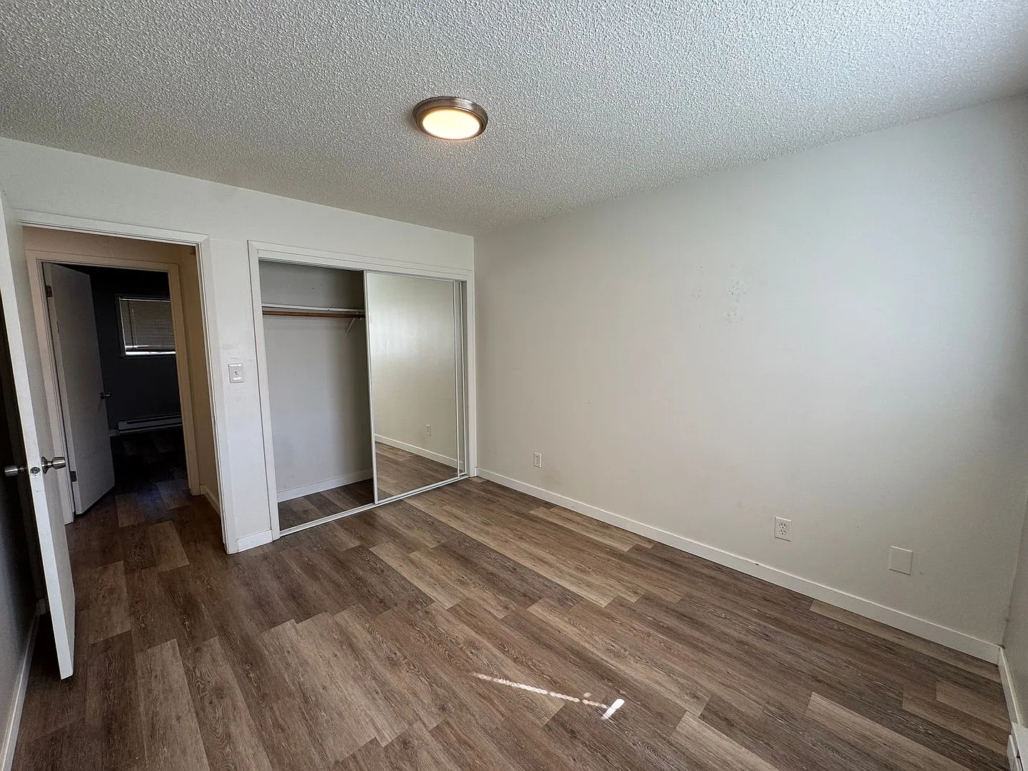 Pine Villa Apartments — Photo 3