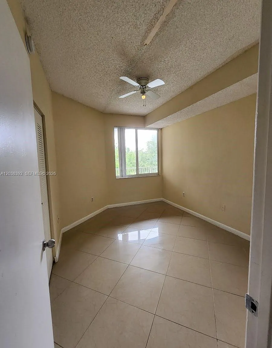 Courtyards At Davie Condo — Photo 4