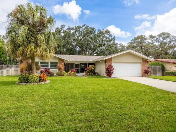 1310 Fairway Dr, Dunedin, FL 34698