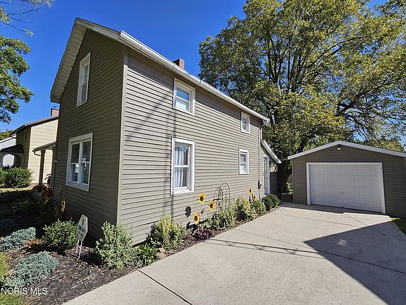 2nd image of 567 N 8th St
