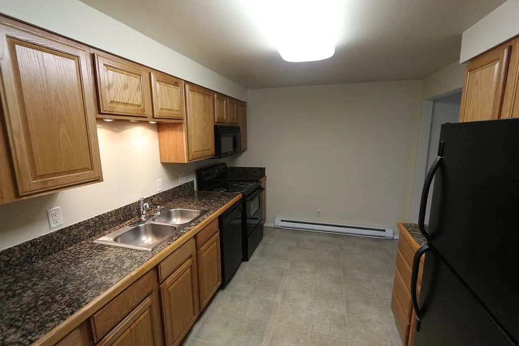 1418 W 6th Ave — Photo 4
