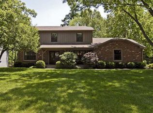 25 Williamsburg Ct, Zionsville, IN 46077