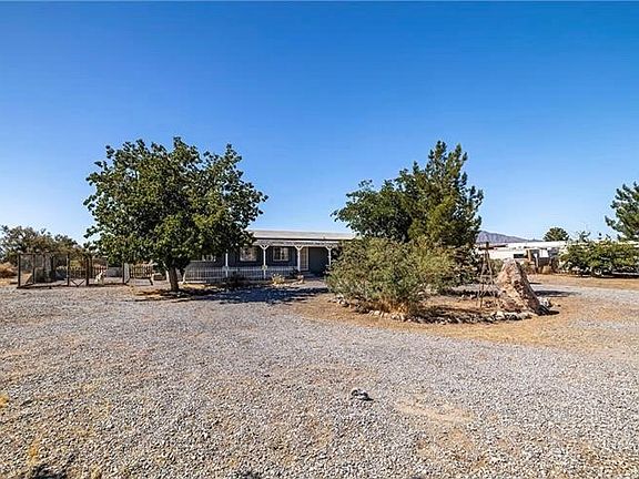 3rd image of 641 W Elderberry St