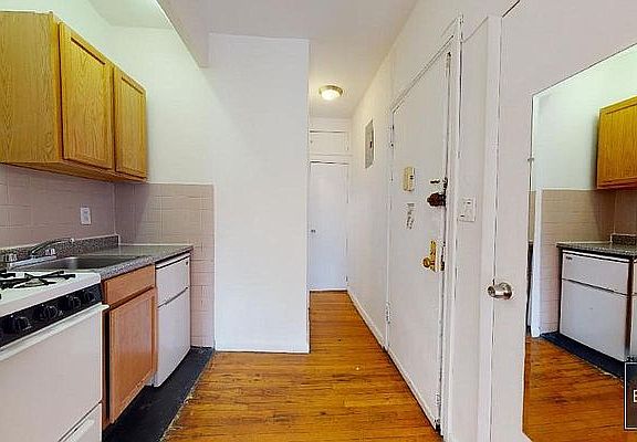 4th image of 403 W 54th St APT 2A