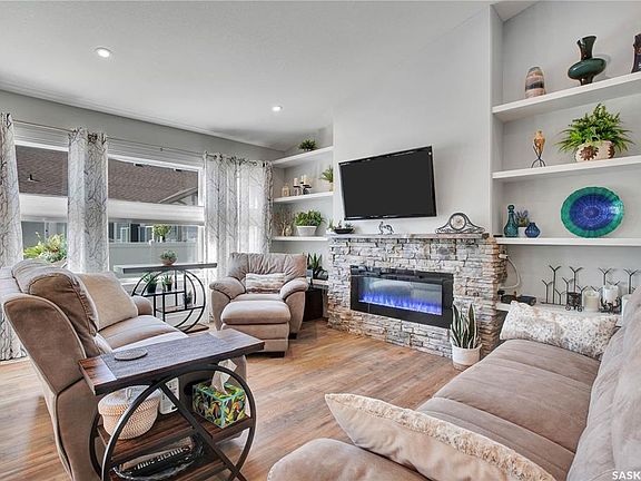 4th image of UNIT 4-437 Palmer CRESCENT