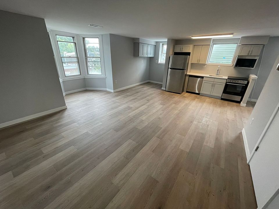 1st image of 3500 Ainslie St #3F