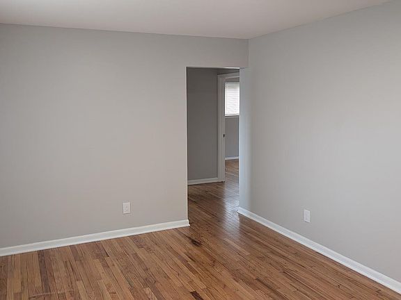 3rd image of 11657 Engleman Rd