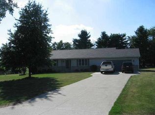 8444 Prairie Trl, Bloomington, IL 61705