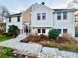 306 Charlotte White Rd, Westport, MA 02790