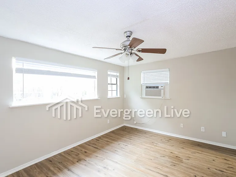 5930 Cliff Valley Dr — Photo 10