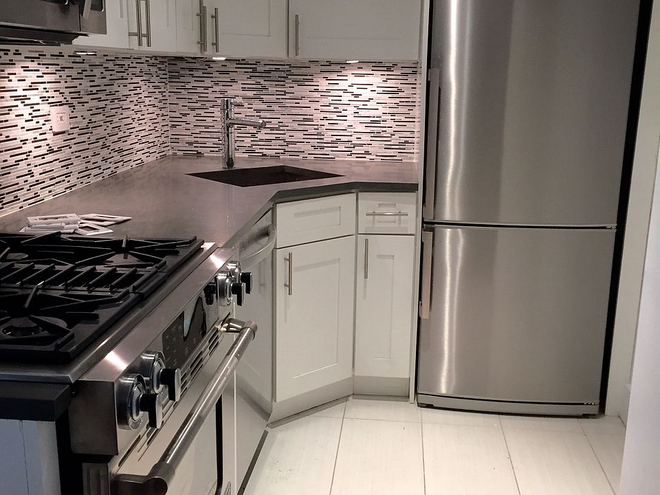 2nd image of 320 E 52nd St APT 3E