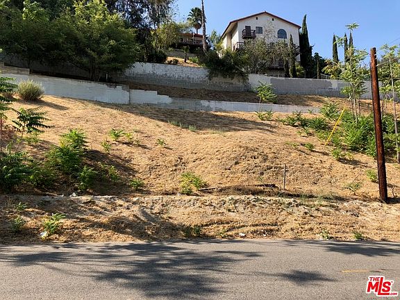 3rd image of 4753 Cleland Ave