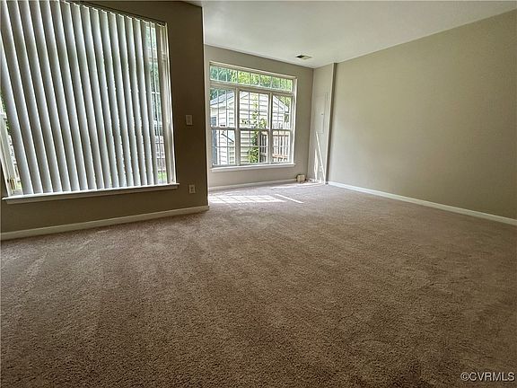 3rd image of 2033 Mountain Gate Ln