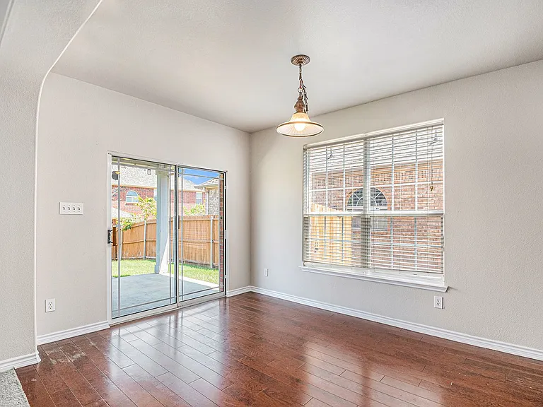 605 Port Royale Way — Photo 9