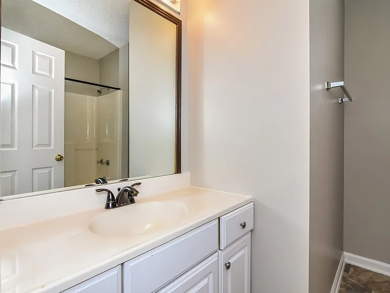 101 Edgehill Ln — Photo 12