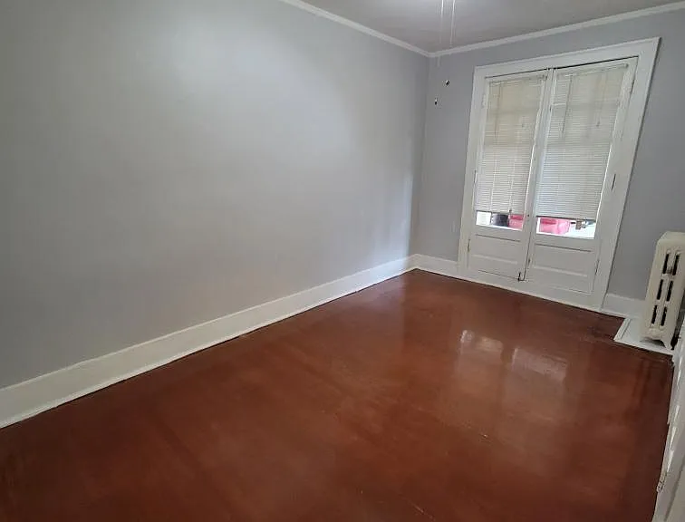 Colonial Apartments — Photo 15